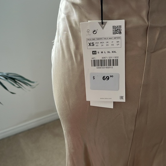 Zara dress - Picture 4 of 11